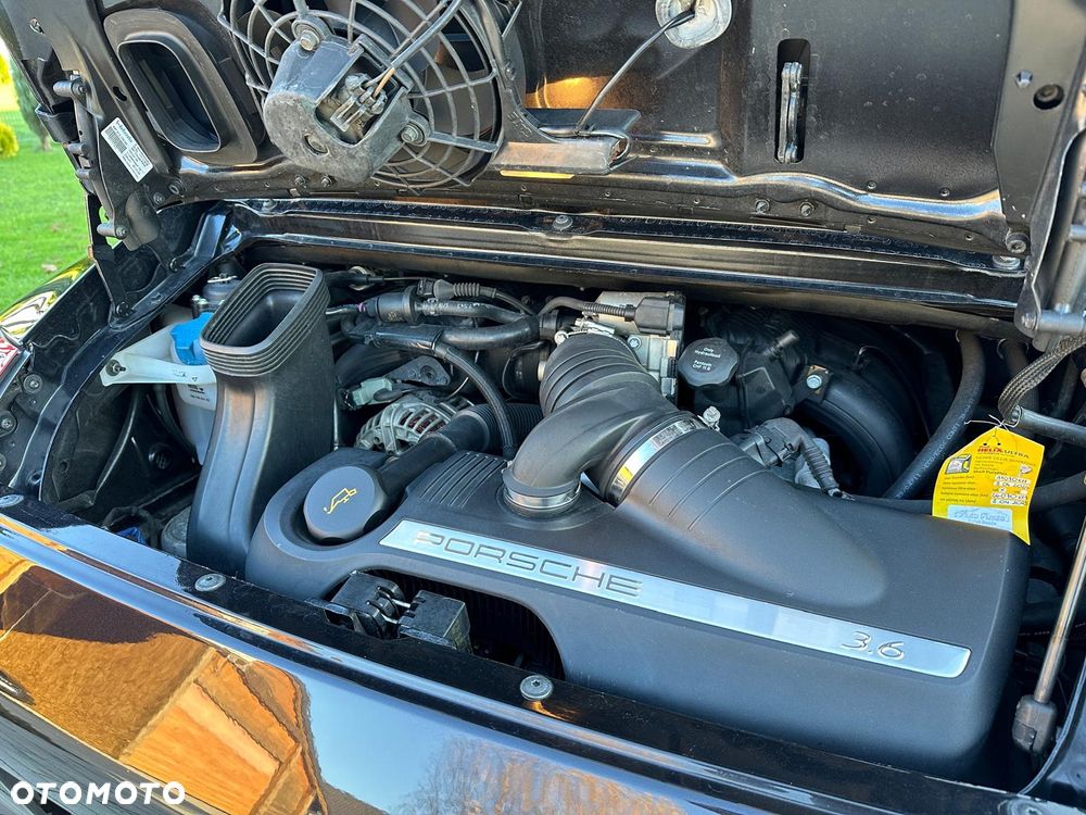 Porsche 911 Carrera Tiptronic S - 30