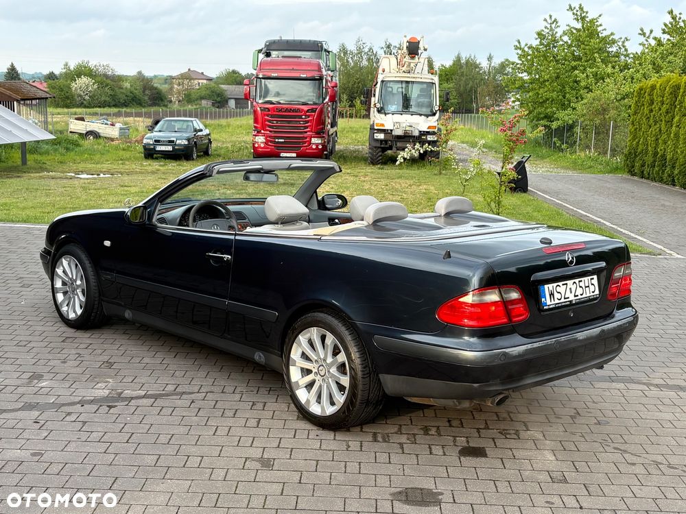 Mercedes-Benz CLK - 4