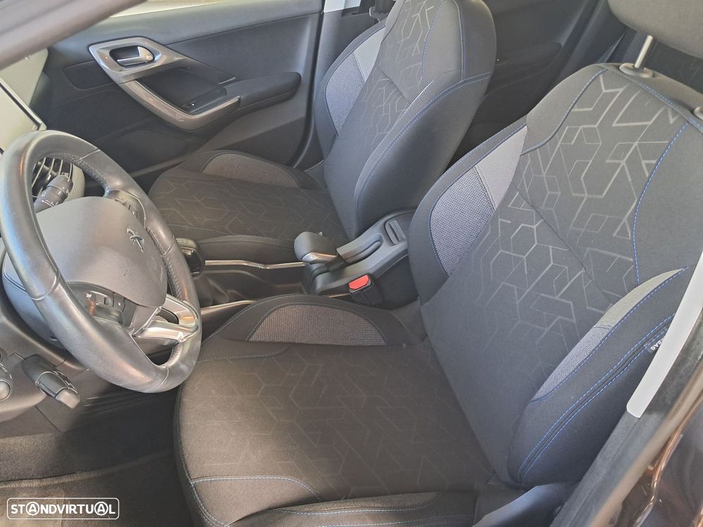 Peugeot 2008 1.2 PureTech Allure - 11