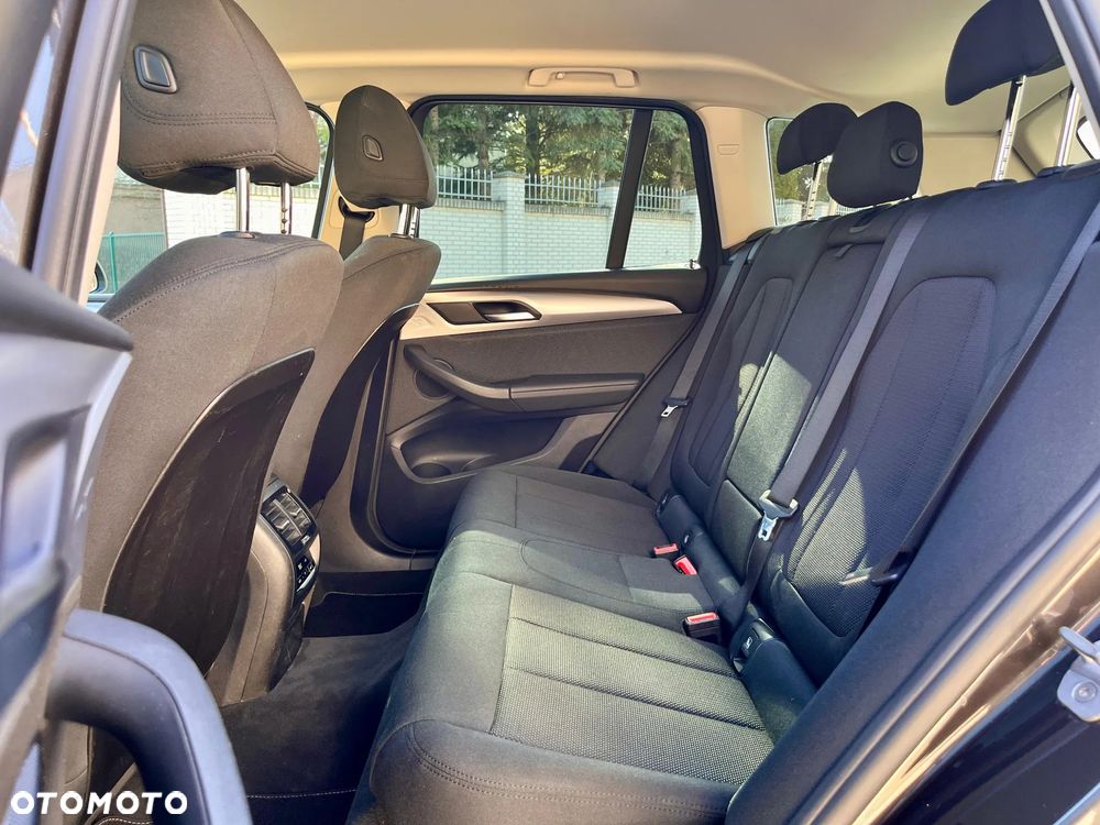 BMW X3 sDrive18d - 17