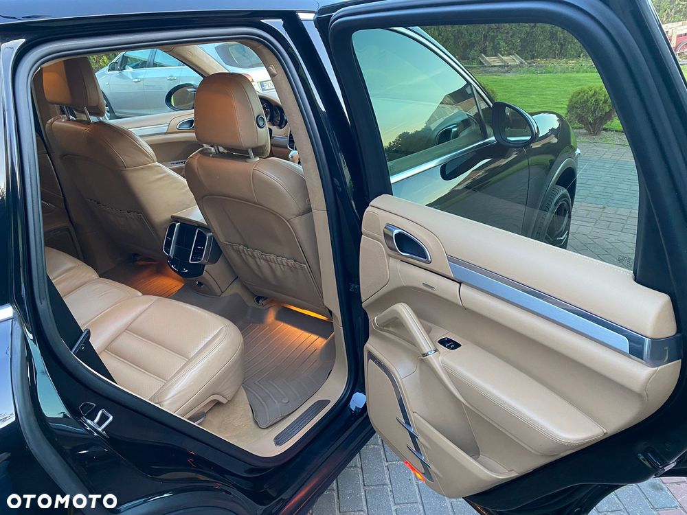 Porsche Cayenne Turbo - 17