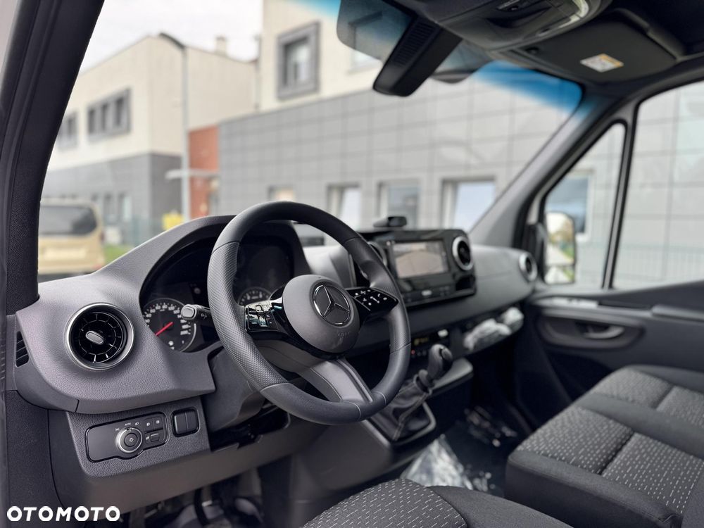 Mercedes-Benz Sprinter - 8