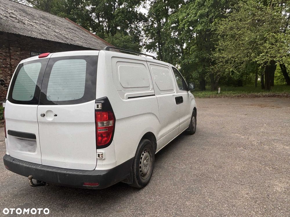 Hyundai H-1 Starex - 4