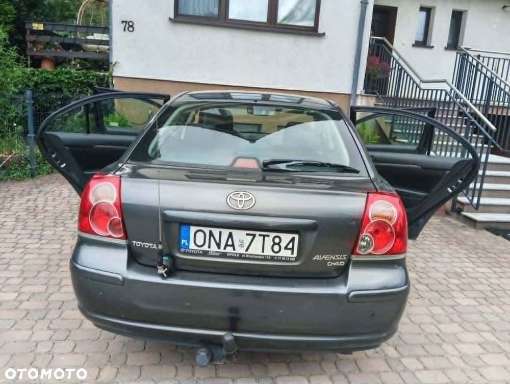 Toyota Avensis 2.2 D-4D Sol Plus - 10