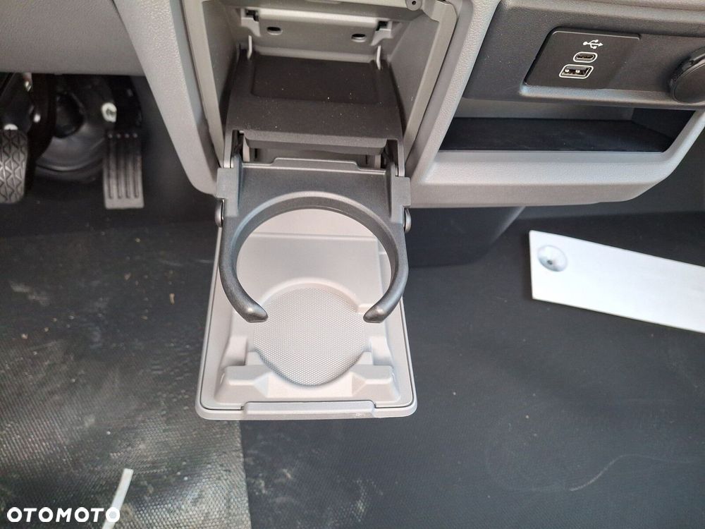 Volkswagen Transporter Furgon 2.0 TDI 150 KM automat - 41