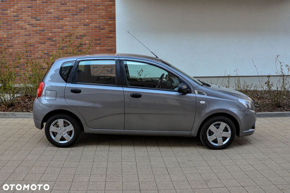 Chevrolet Aveo - 5