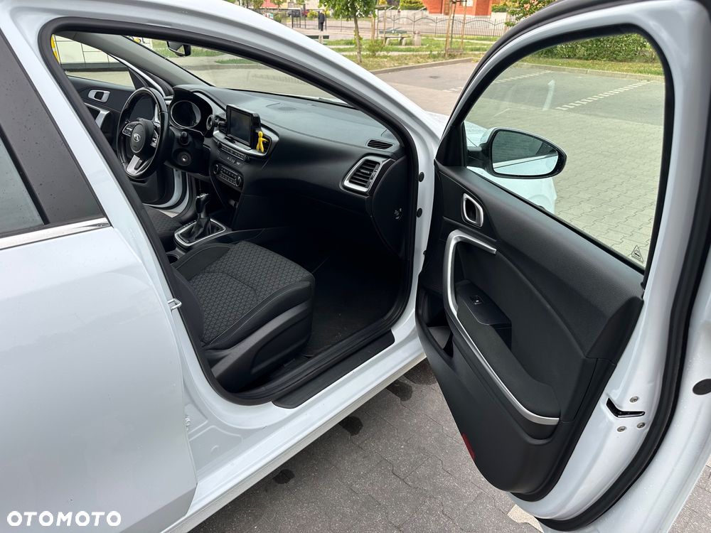 Kia Ceed 1.6 CRDi SCR M - 31