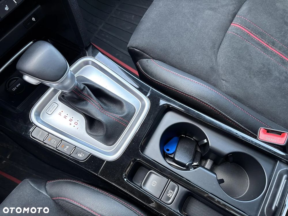 Kia ProCeed 1.6 T-GDI GT DCT - 19