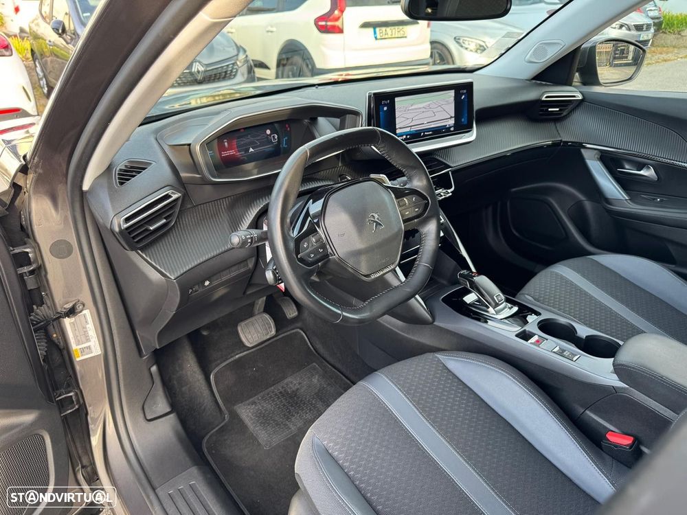 Peugeot 2008 1.2 PureTech Allure EAT8 - 8