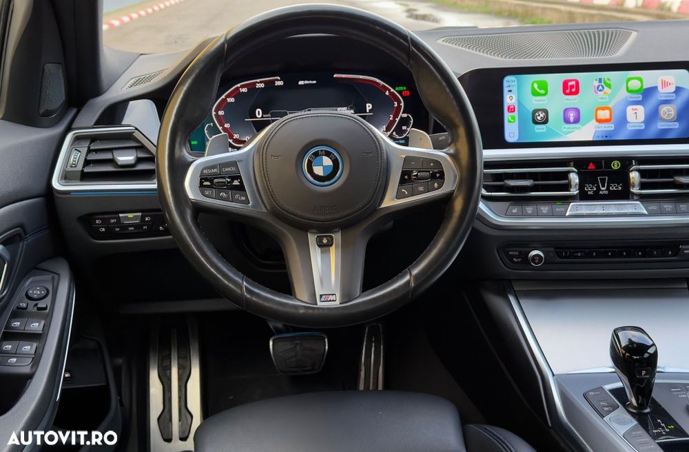 BMW Seria 3 330e Aut. M Sport - 17