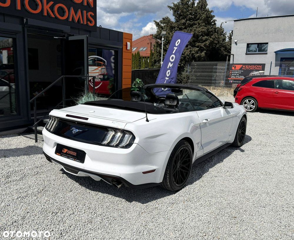 Ford Mustang - 3