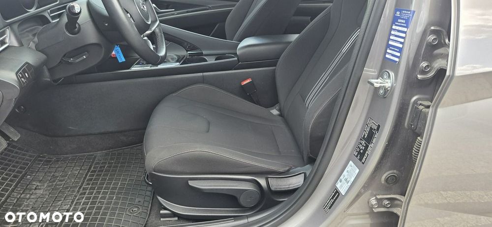 Hyundai Elantra 1.6 Smart CVT - 12