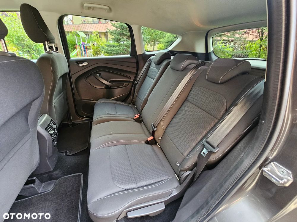 Ford Kuga - 12