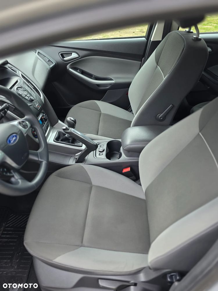 Ford Focus 1.6 TDCi DPF Champions Edition - 11