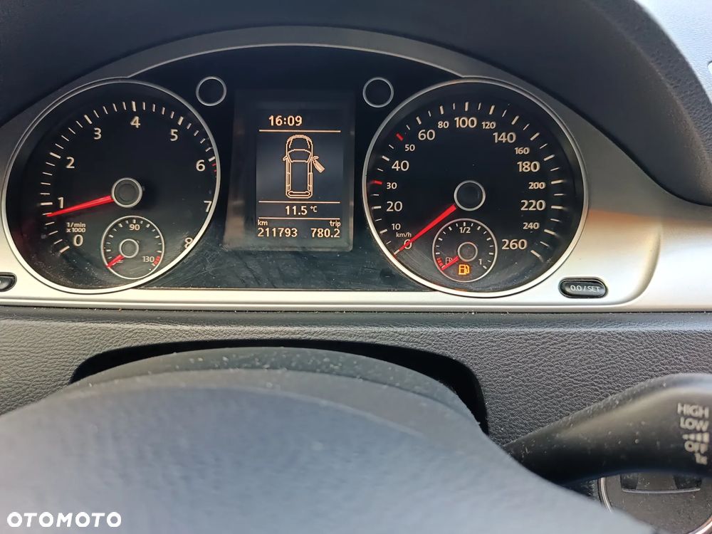 Volkswagen Passat - 14