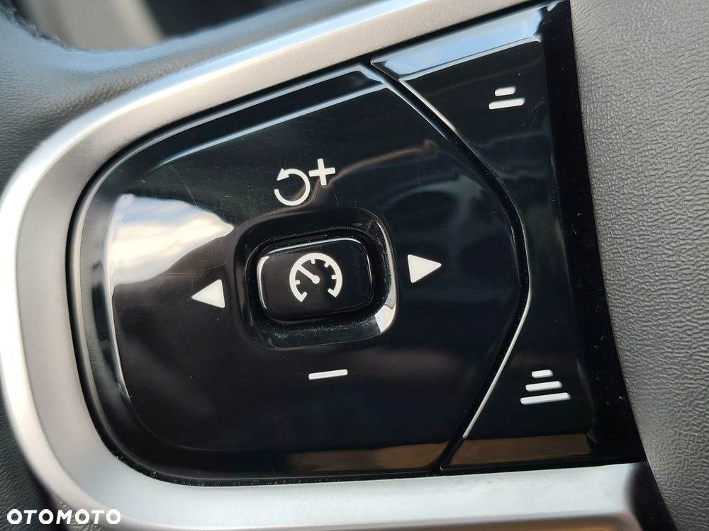 Volvo XC 60 B5 B AWD Ultimate Black Edition - 23