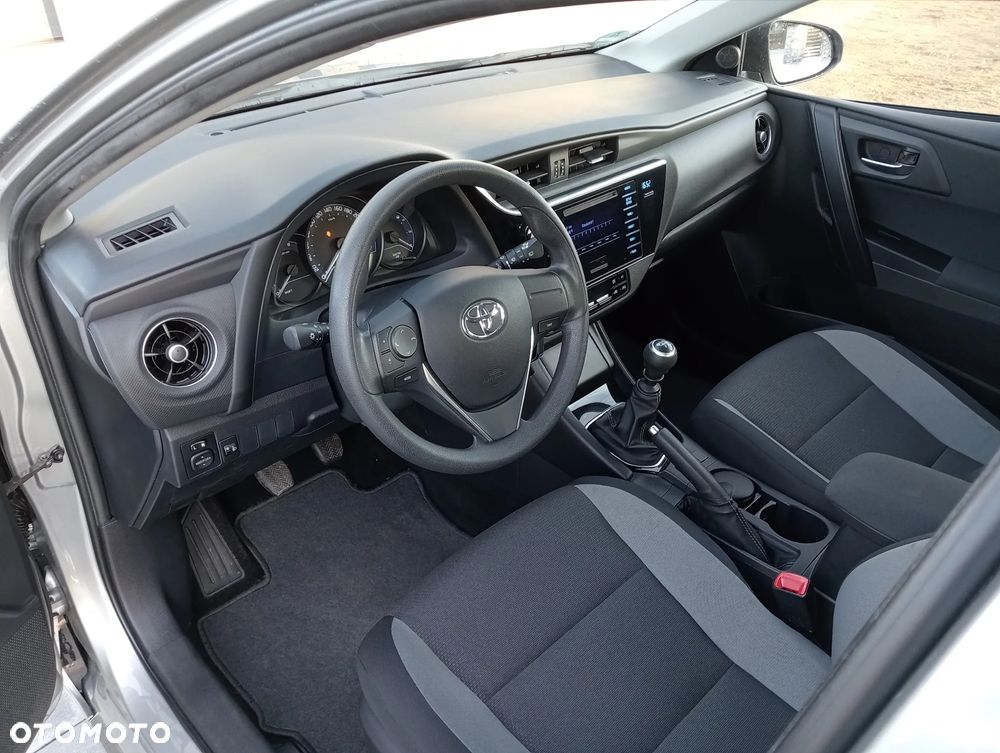 Toyota Auris - 5