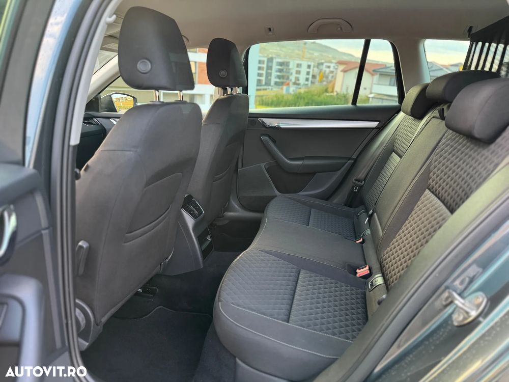 Skoda Octavia 2.0 TDI 4x4 DSG Premium Edition - 8