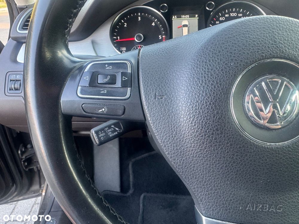 Volkswagen Passat 2.0 TDI Highline DSG - 16
