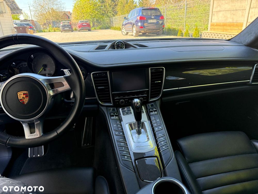 Porsche Panamera 4 Executive - 12