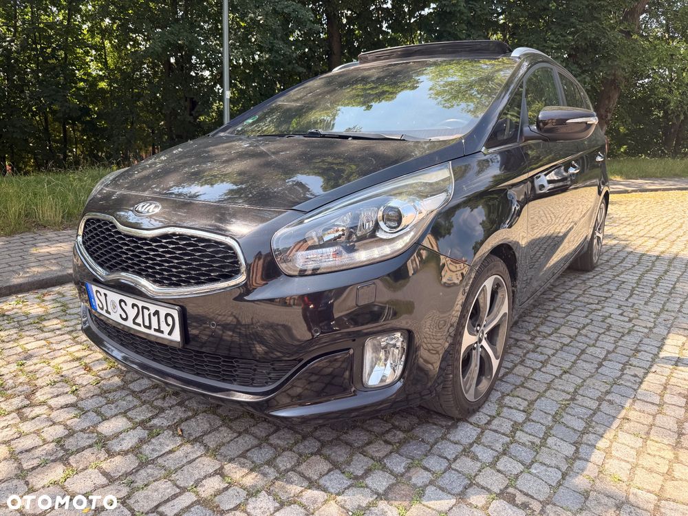 Kia Carens - 1