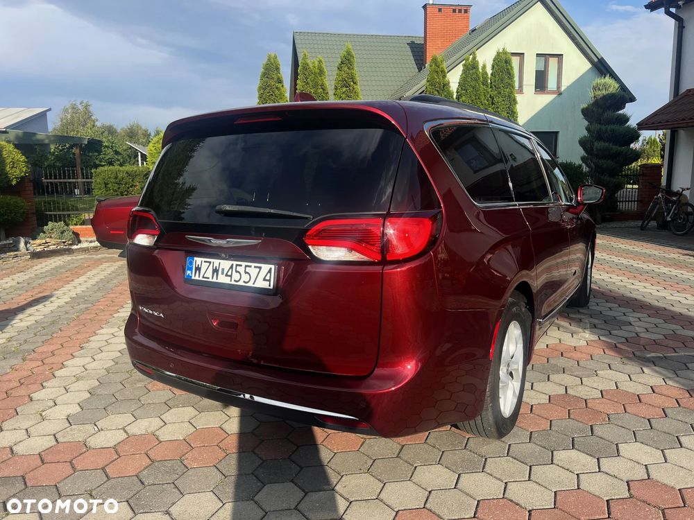 Chrysler Pacifica - 6