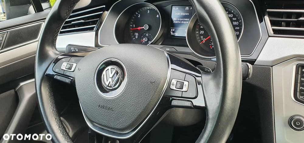 Volkswagen Passat 2.0 TDI SCR (BlueMotion Technology) DSG Highline - 35