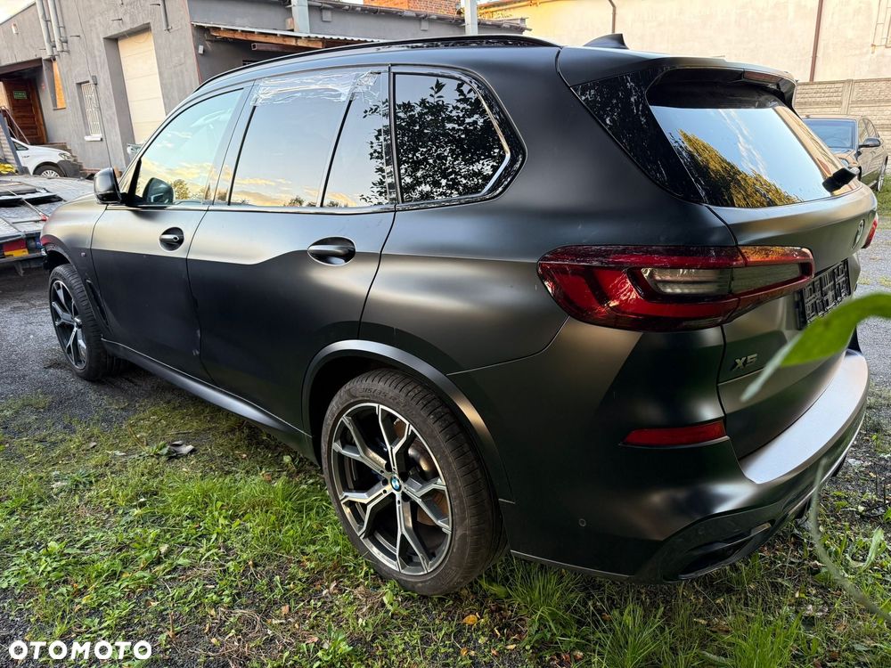 BMW X5 M50i - 2
