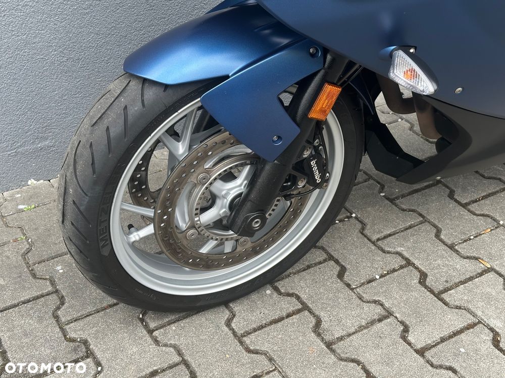 BMW F - 26