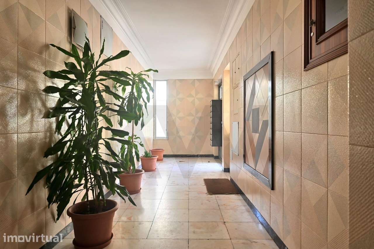 T2 com 80 m2, Garagem Box de 35 m2 e Arrecadação | Parede – Bairro da - Grande imagem: 4/24