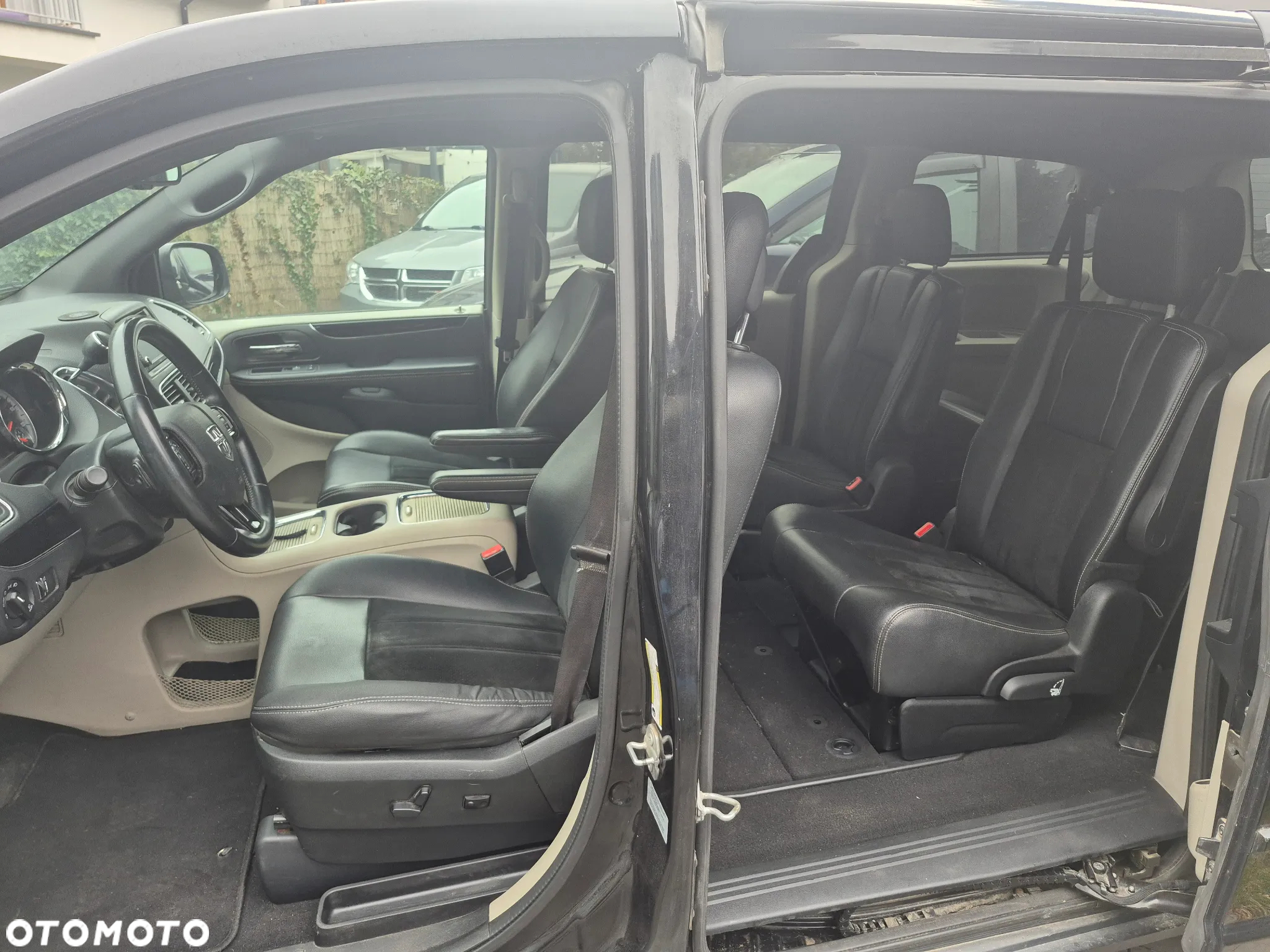 Dodge Grand Caravan 3.6 R/T - 9