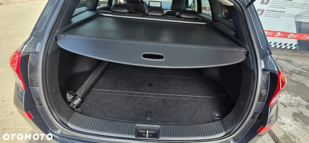 Hyundai i30 1.5 T-GDI 48V-Hybrid EDITION 30 - 32