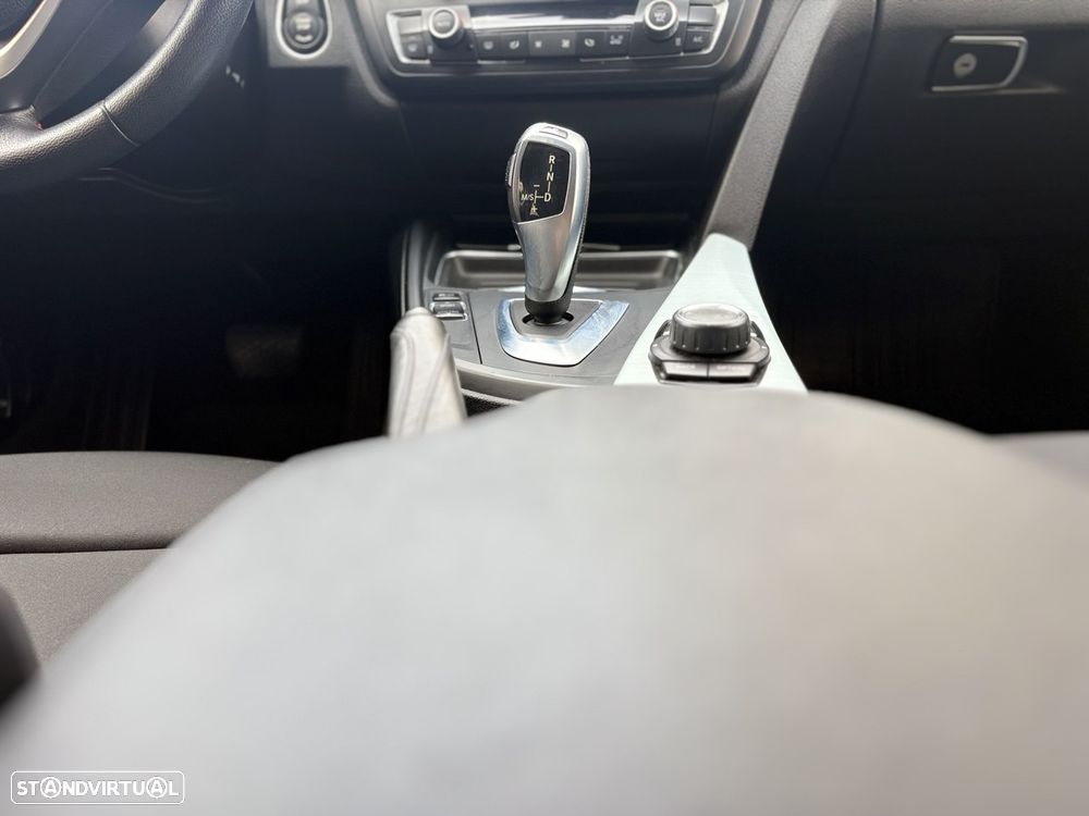 BMW 318 d Auto Line Sport - 20