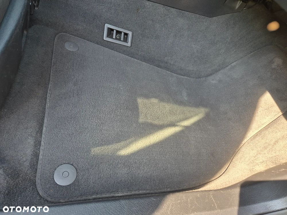 Audi A4 Avant 2.0 TDI - 25