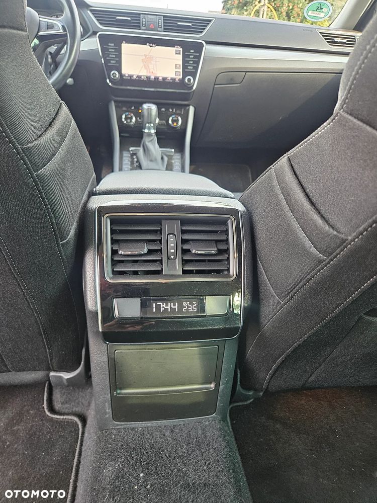 Skoda Superb 2.0 TDI DSG Sportline - 18