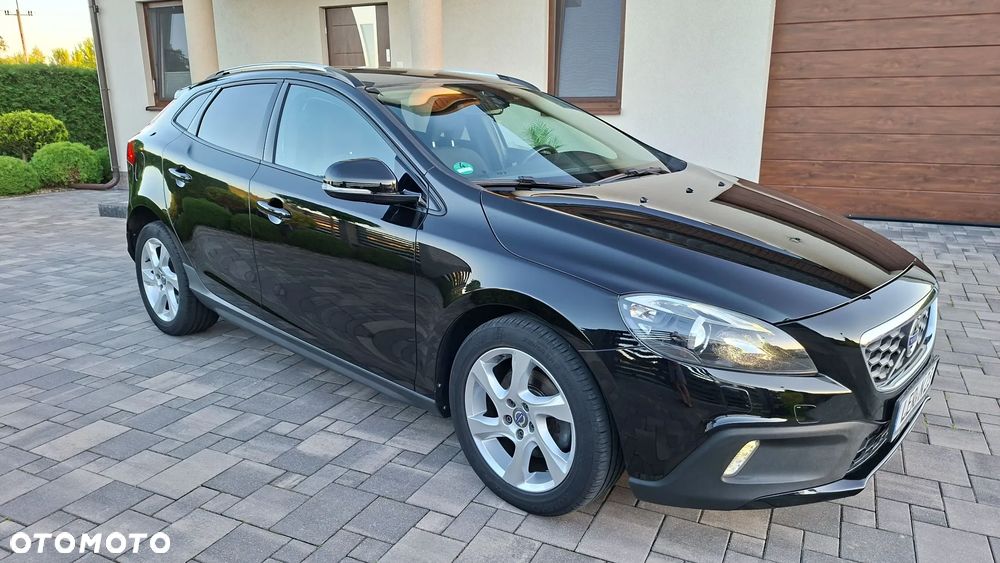 Volvo V40 Cross Country - 1