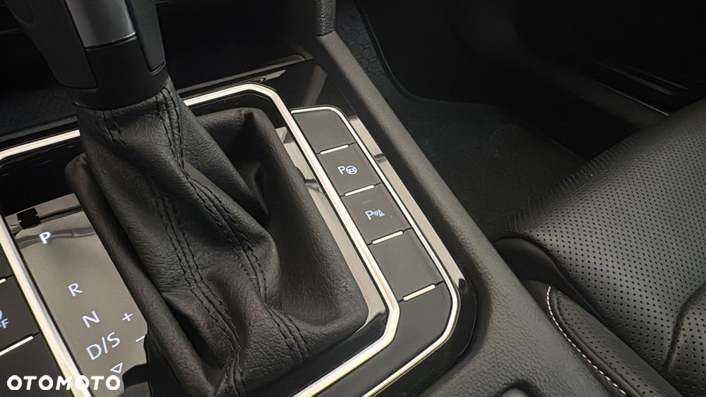 Volkswagen Passat 2.0 TSI Elegance DSG - 26