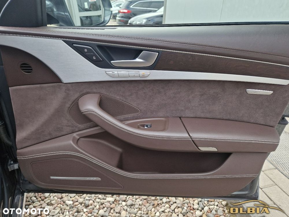 Audi A8 - 30