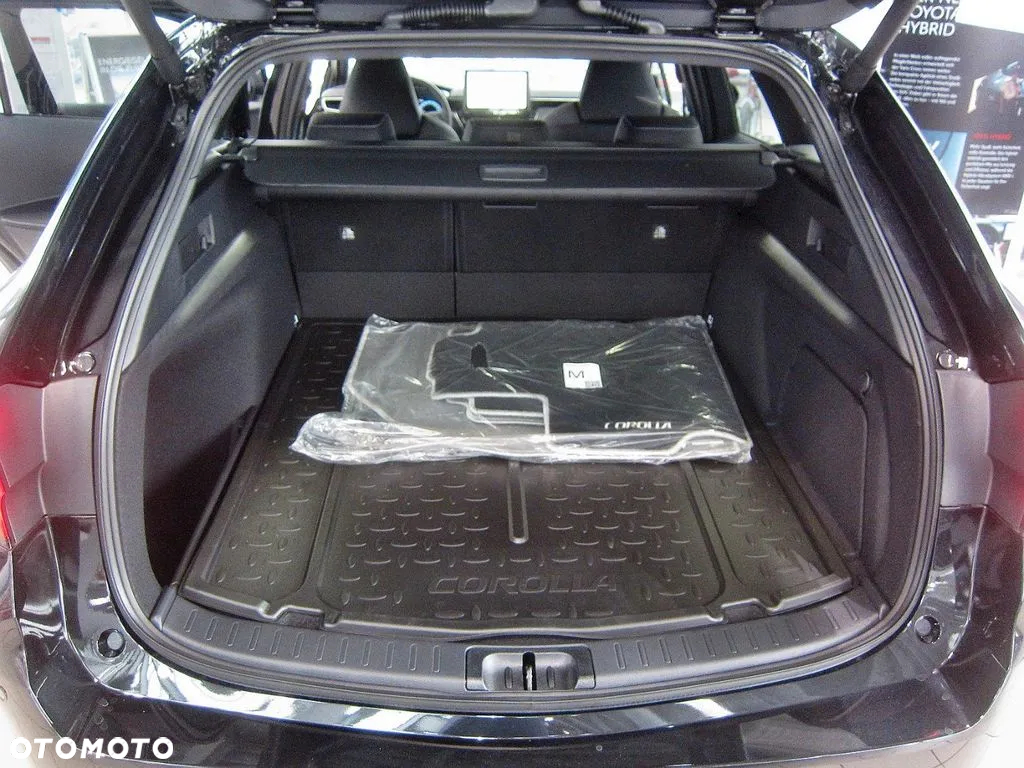 Toyota Corolla 2.0 Hybrid Style - 13