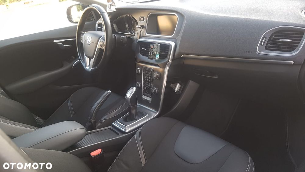 Volvo V40 D2 Base - 11
