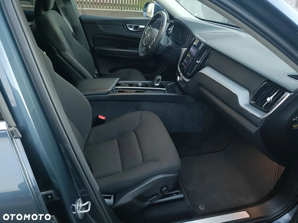 Volvo XC 60 B4 D AWD Geartronic Momentum Pro - 10