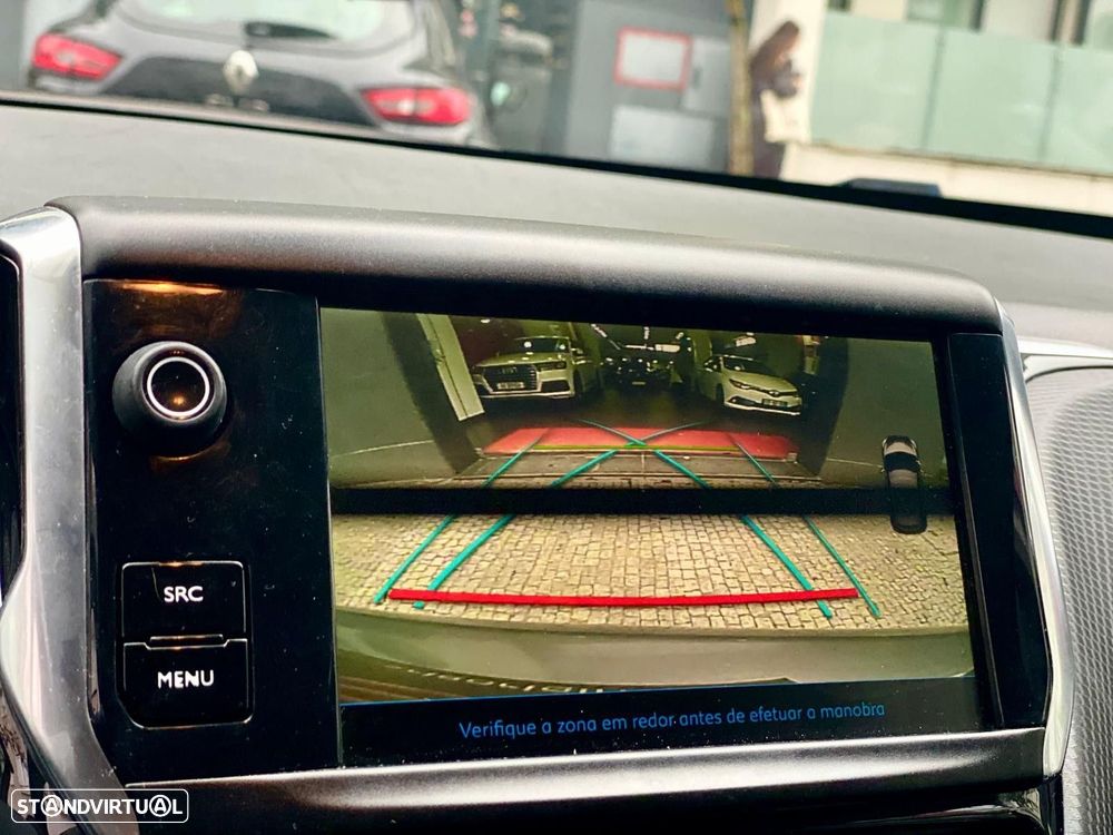 Peugeot 208 1.2 PureTech Style - 25