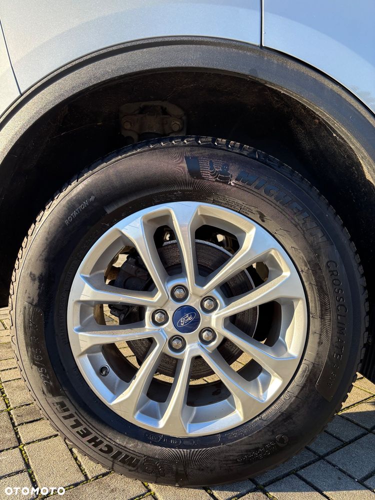 Ford Kuga 2.5 FHEV FWD Titanium - 29