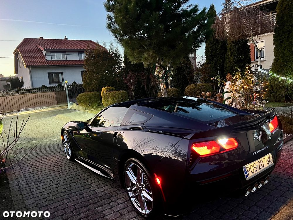 Chevrolet Corvette - 14