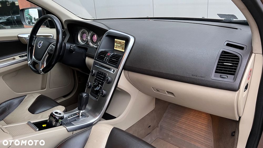 Volvo XC 60 D5 AWD Summum - 10