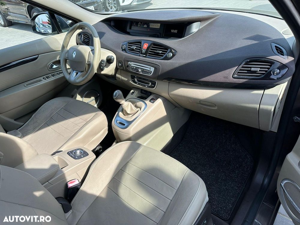 Renault Grand Scenic - 11