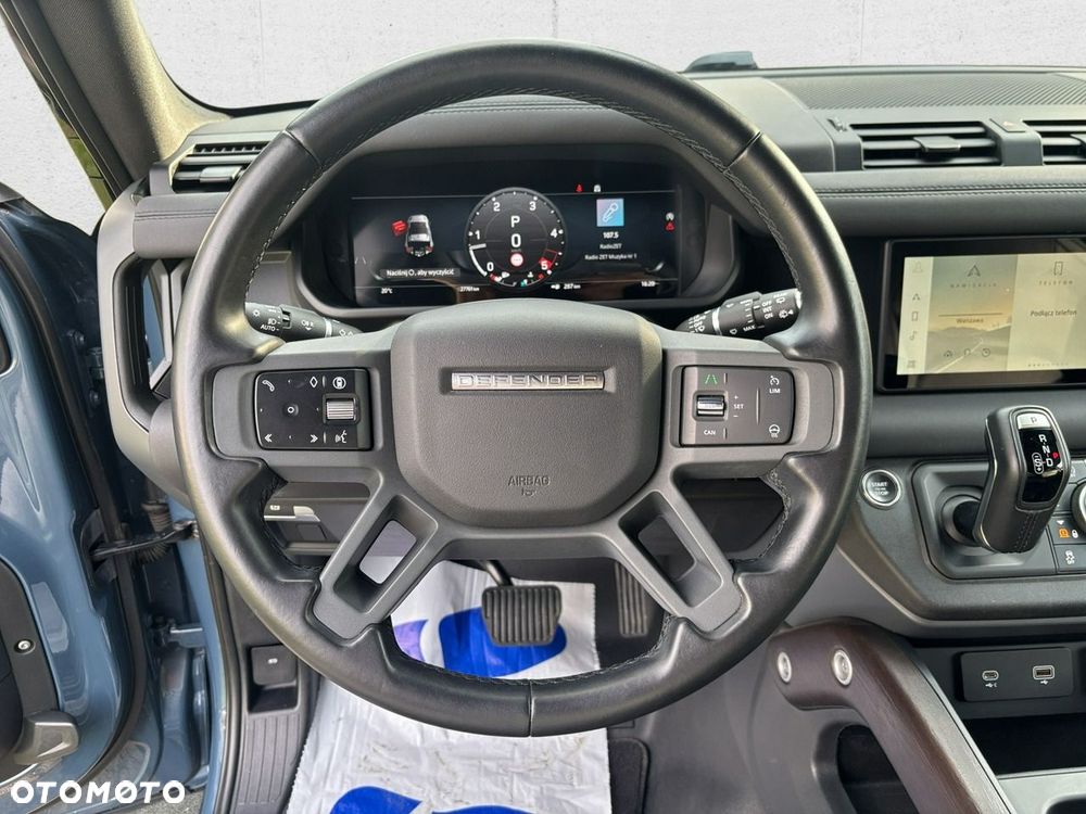 Land Rover Defender - 16