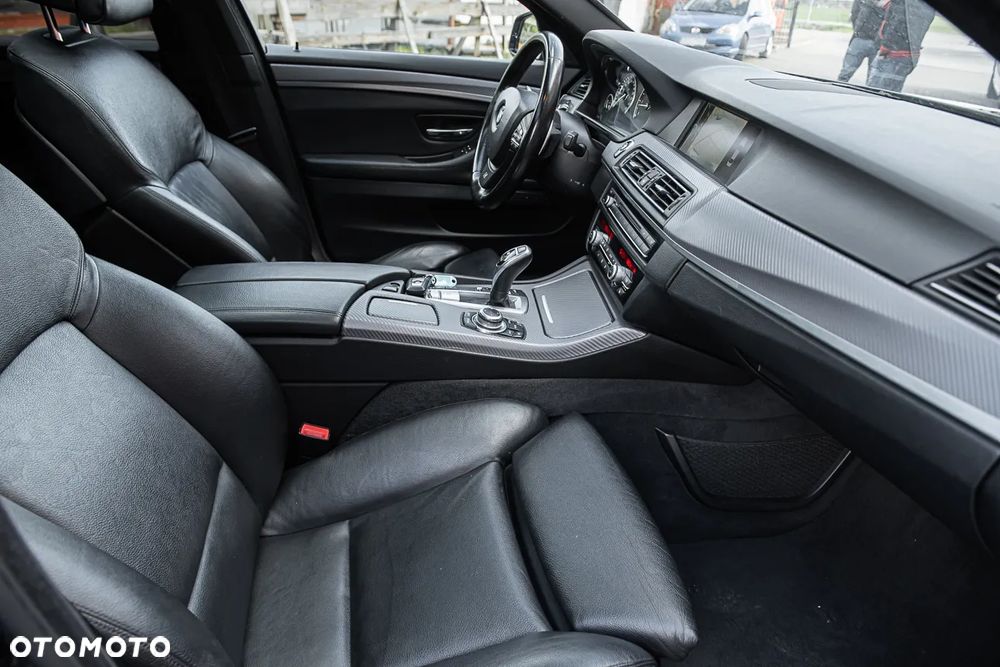 BMW Seria 5 M550d xDrive - 7