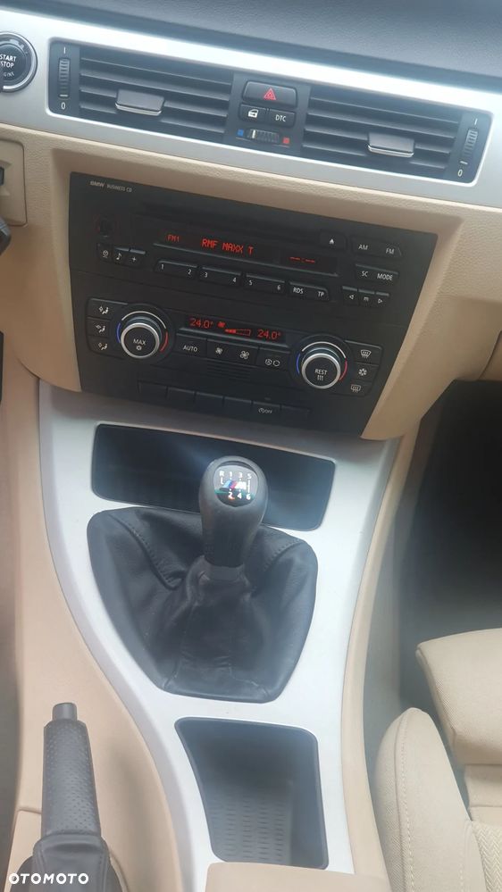 BMW Seria 3 320d DPF Touring Blue Performance Edition Fleet Sport - 6