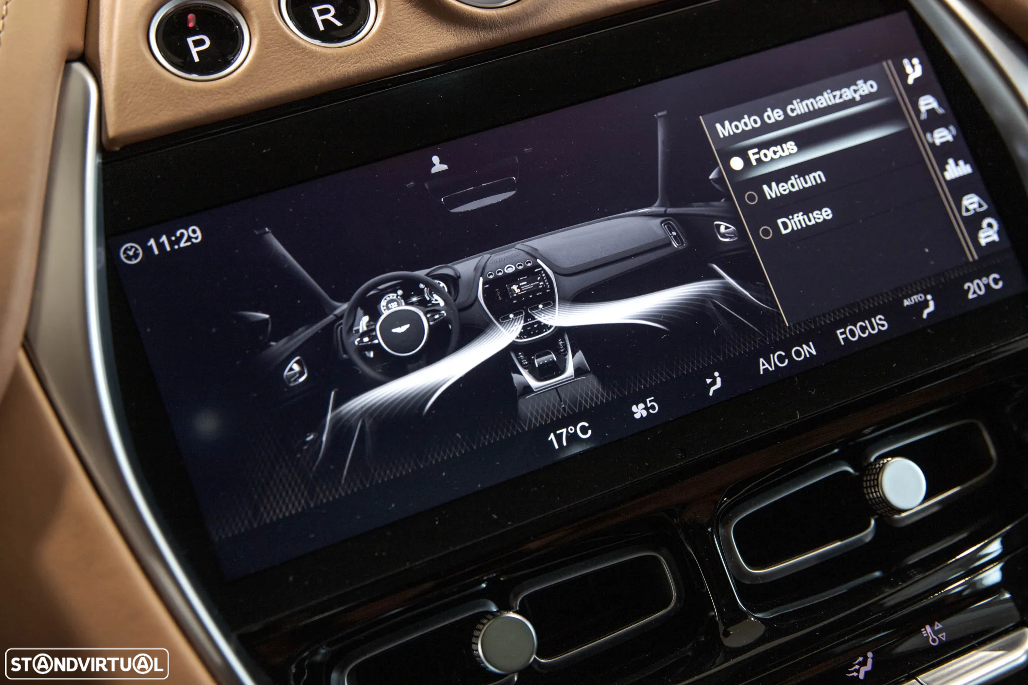 Aston Martin DBX Standard - 30